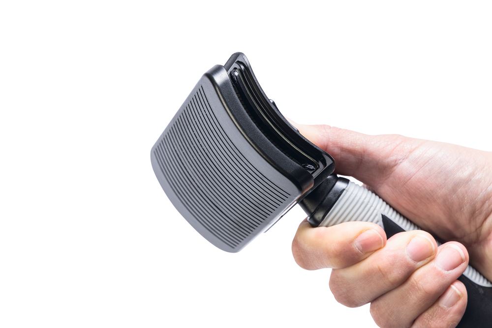 Beeztees Uzun Tüylü Köpek Tarağı, Bas-Çek Birikmiş Tüyleri Kolay Sıyırma, Siyah, 19x10,5x5cm - 2