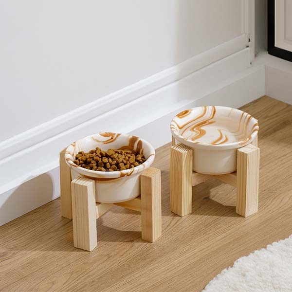 Herniks Ahşap Ayaklı Seramik Kedi Köpek İkili Mama ve Su Kabı 12x10cm - Mermerkahve - 1